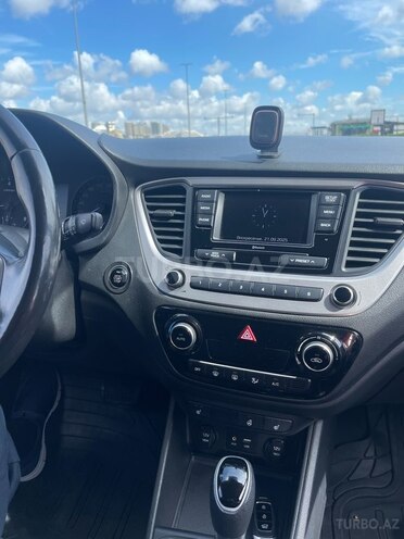Hyundai Accent 2018, 129,353 km - 1.6 l - Bakı