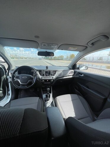 Hyundai Accent 2018, 129,353 km - 1.6 l - Bakı