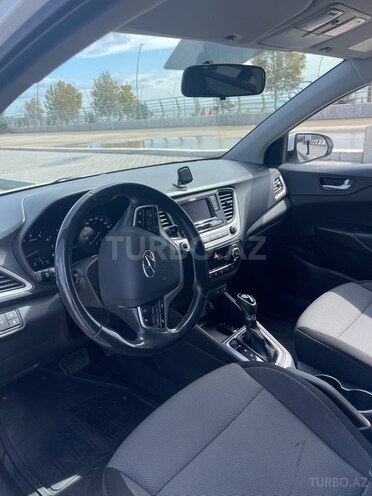 Hyundai Accent 2018, 129,353 km - 1.6 l - Bakı