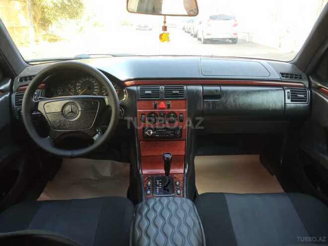 Mercedes E 230 1997, 399,000 km - 2.3 l - Bakı