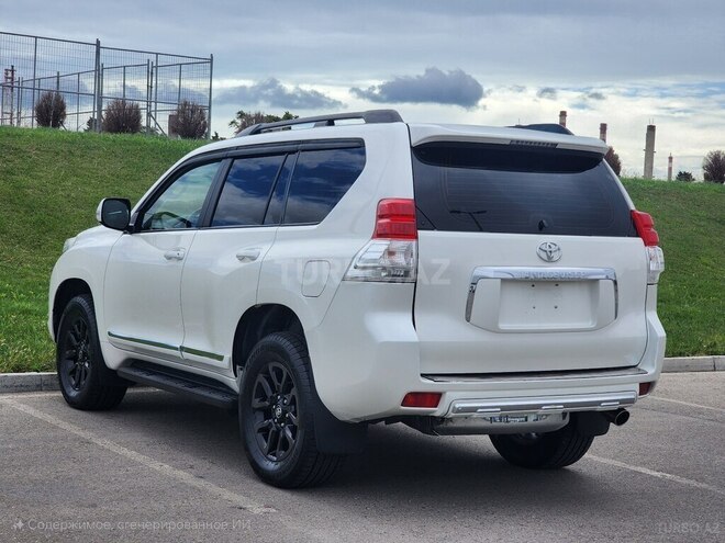 Toyota Land Cruiser Prado 2012, 270,000 km - 3.0 л - Bakı
