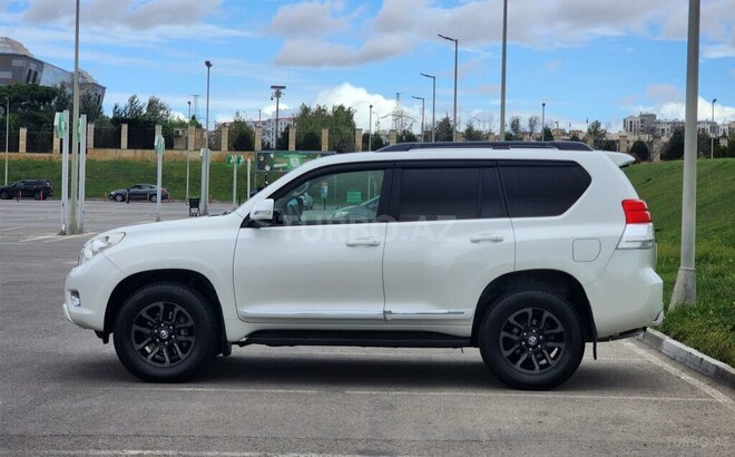 Toyota Land Cruiser Prado 2012, 270,000 km - 3.0 л - Bakı