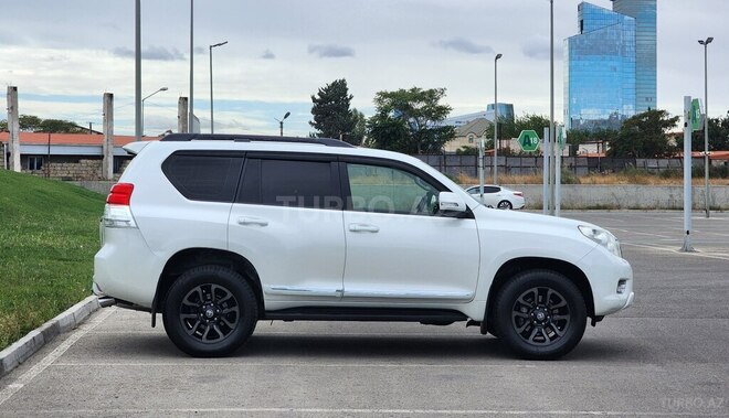 Toyota Land Cruiser Prado 2012, 270,000 km - 3.0 л - Bakı