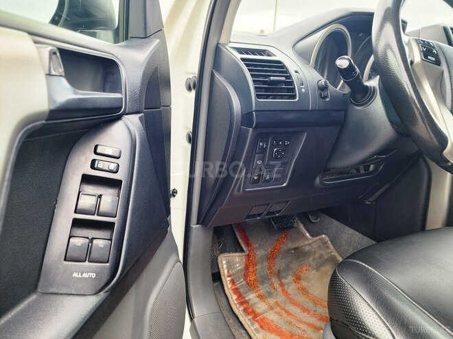 Toyota Land Cruiser Prado 2012, 270,000 km - 3.0 л - Bakı