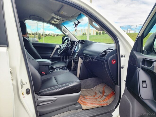 Toyota Land Cruiser Prado 2012, 270,000 km - 3.0 л - Bakı
