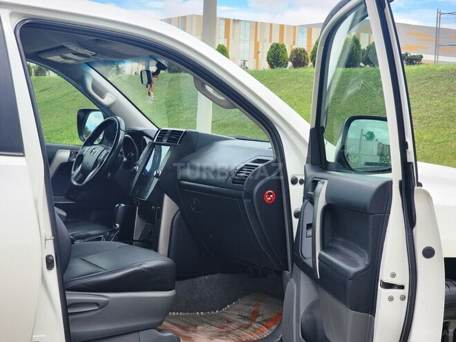 Toyota Land Cruiser Prado 2012, 270,000 km - 3.0 л - Bakı
