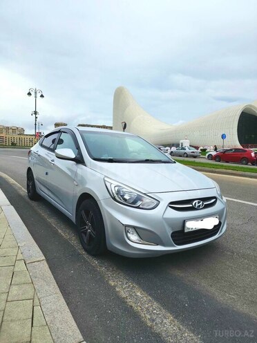 Hyundai Accent 2015, 136,900 km - 1.4 l - Bakı