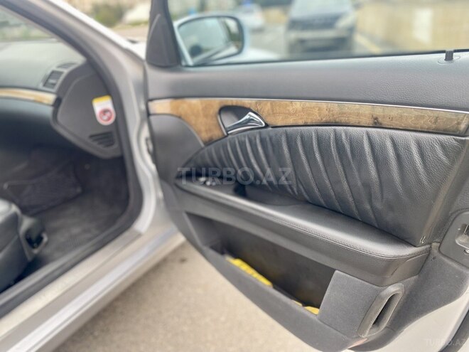 Mercedes E 220 2005, 383,000 km - 2.2 l - Bakı