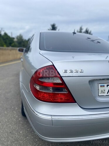 Mercedes E 220 2005, 383,000 km - 2.2 l - Bakı
