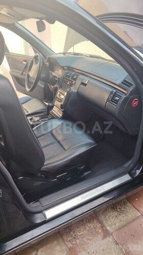 Mercedes E 240 2000, 385,000 km - 2.4 l - Bakı