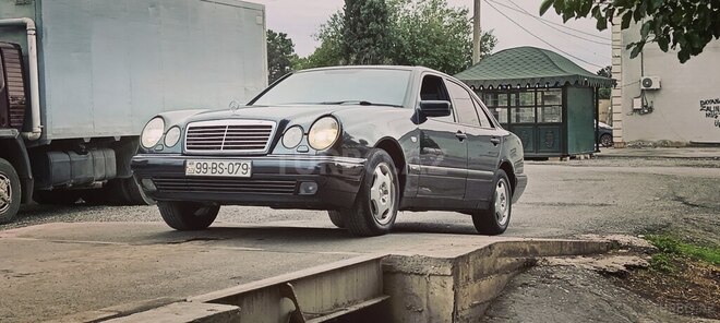 Mercedes E 240 1998, 400,000 km - 2.4 l - Bərdə