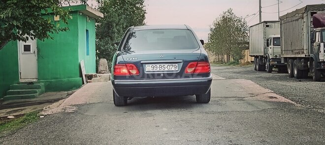 Mercedes E 240 1998, 400,000 km - 2.4 l - Bərdə