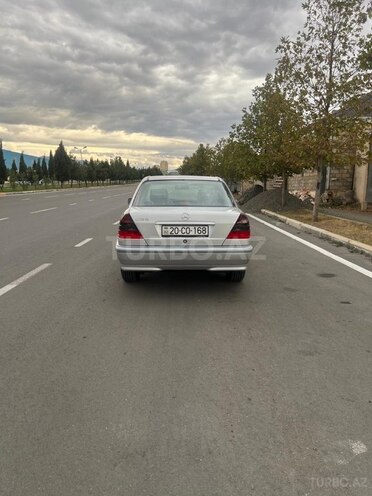 Mercedes C 180 2000, 300,000 km - 1.8 l - Gəncə