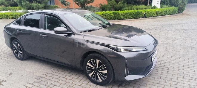 Changan Qiyuan A05 2025, 5,500 km - 1.5 л - Bakı