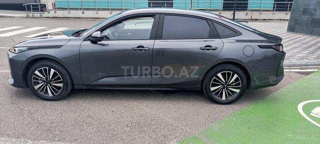 Changan Qiyuan A05 2025, 5,500 km - 1.5 л - Bakı