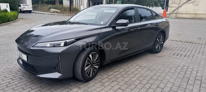 Changan Qiyuan A05 2025, 5,500 km - 1.5 л - Bakı
