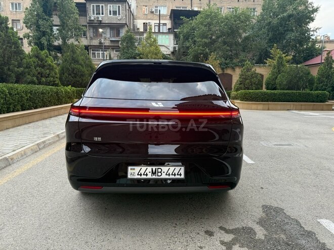 Li Auto  2025, 5,000 km - 1.5 л - Bakı