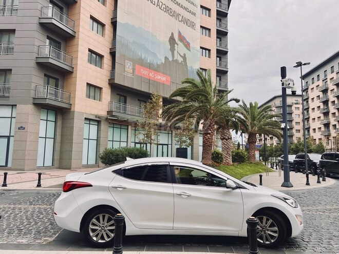 Hyundai Avante 2015, 197,000 km - 1.6 л - Bakı
