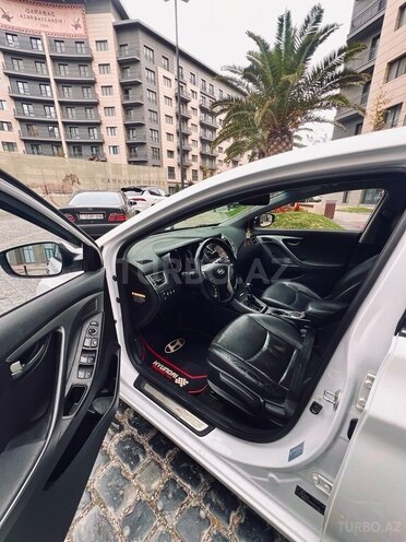 Hyundai Avante 2015, 197,000 km - 1.6 л - Bakı