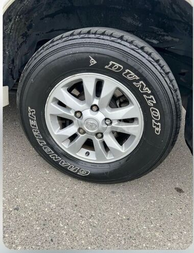 Toyota Land Cruiser-5
