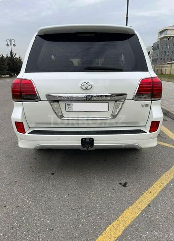 Toyota Land Cruiser-2