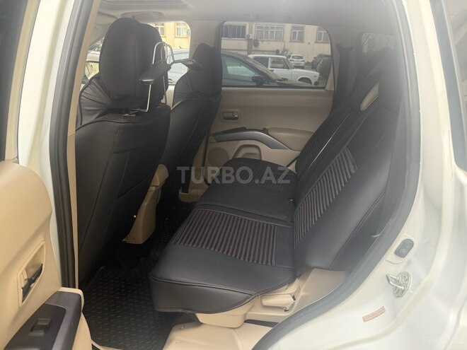 Mitsubishi Outlander 2010, 198,000 km - 3.0 l - Bakı