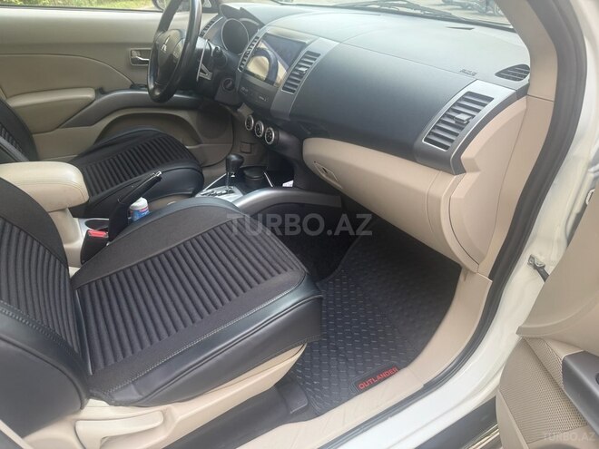 Mitsubishi Outlander 2010, 198,000 km - 3.0 l - Bakı