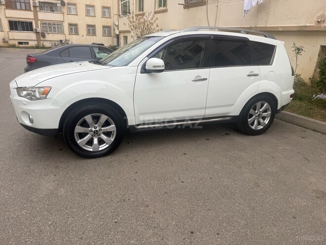 Mitsubishi Outlander 2010, 198,000 km - 3.0 l - Bakı