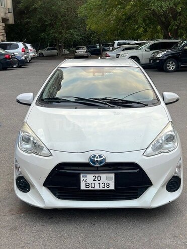 Toyota Aqua 2016, 180,000 km - 1.5 l - Bakı