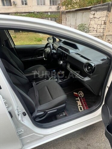 Toyota Aqua 2016, 180,000 km - 1.5 l - Bakı