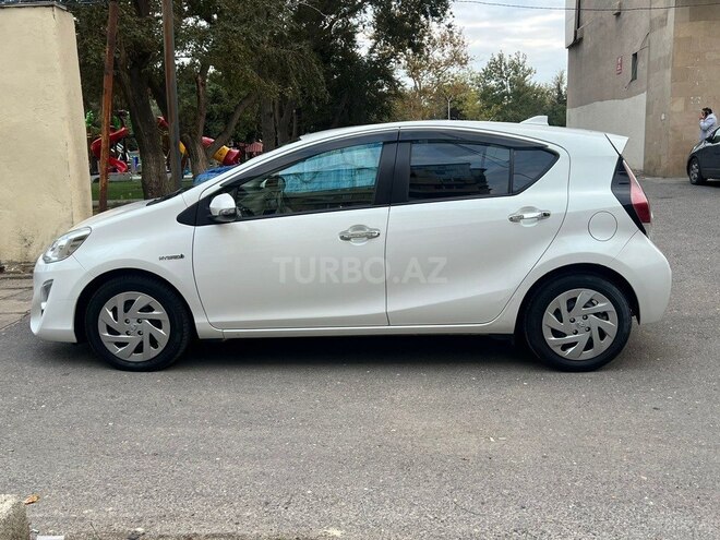 Toyota Aqua 2016, 180,000 km - 1.5 l - Bakı