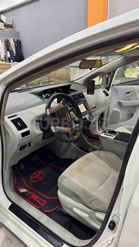 Toyota Prius V 2011, 246,000 km - 1.8 л - Bakı