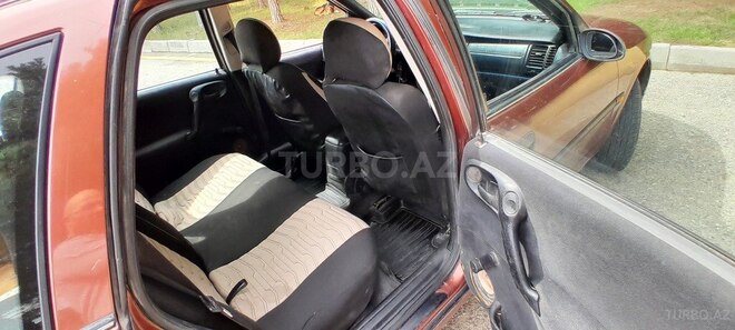 Opel Vectra 1998, 200,000 km - 1.6 l - Qusar