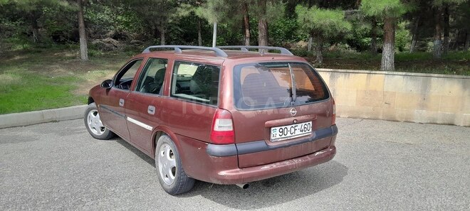 Opel Vectra 1998, 200,000 km - 1.6 l - Qusar