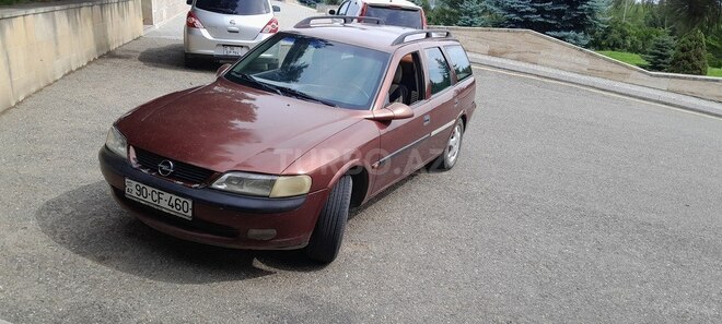 Opel Vectra 1998, 200,000 km - 1.6 l - Qusar