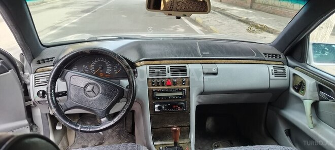 Mercedes E 320 1997, 352,134 km - 3.2 l - Ağstafa