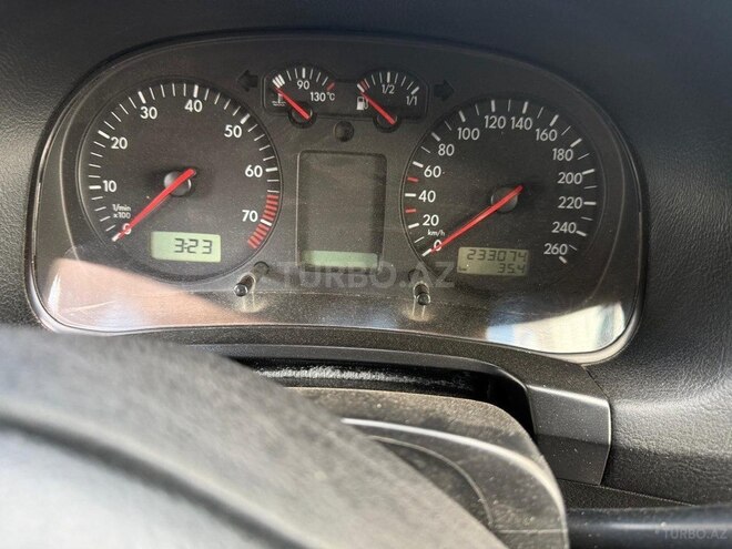 Volkswagen Golf 2002, 233,074 km - 1.6 л - Bakı