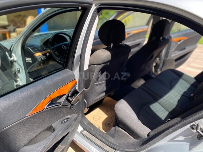 Mercedes E 220 2006, 295,000 km - 2.2 l - Astara