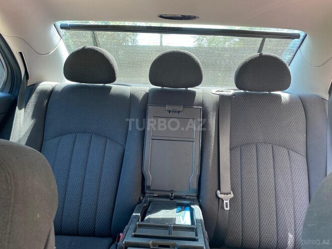 Mercedes E 220 2006, 295,000 km - 2.2 l - Astara