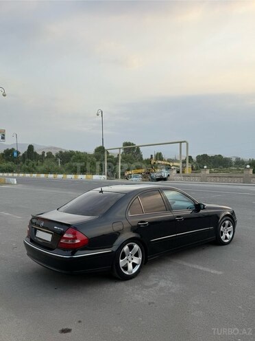 Mercedes E 240 2002, 345,000 km - 2.6 l - Qazax