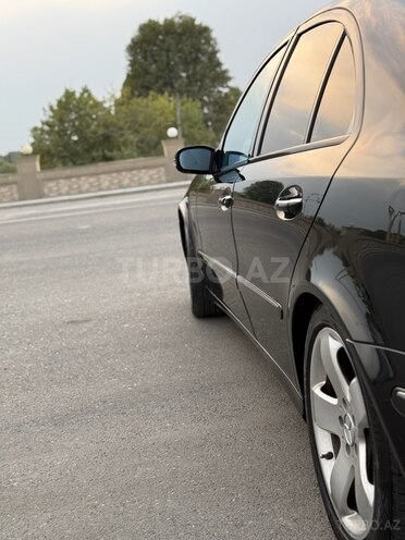 Mercedes E 240 2002, 345,000 km - 2.6 l - Qazax