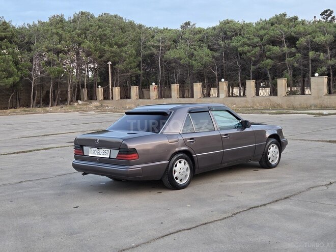 Mercedes 220 E 1994, 321,000 km - 2.2 l - Sumqayıt