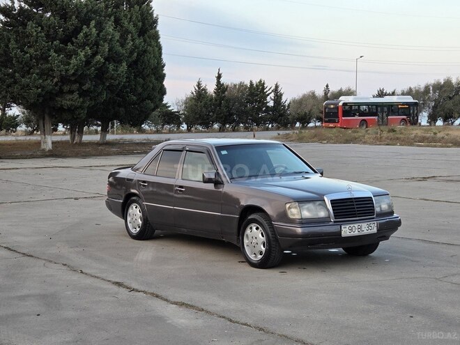 Mercedes 220 E 1994, 321,000 km - 2.2 l - Sumqayıt