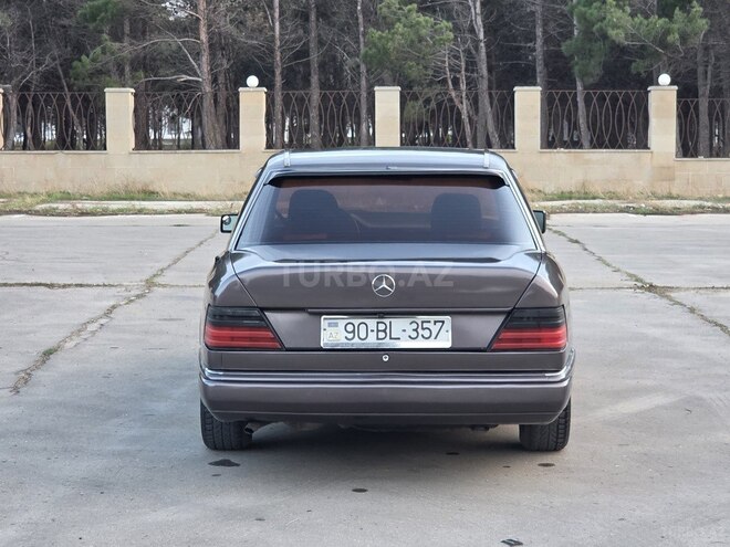 Mercedes 220 E 1994, 321,000 km - 2.2 l - Sumqayıt