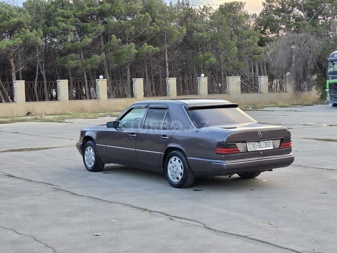 Mercedes 220 E 1994, 321,000 km - 2.2 l - Sumqayıt