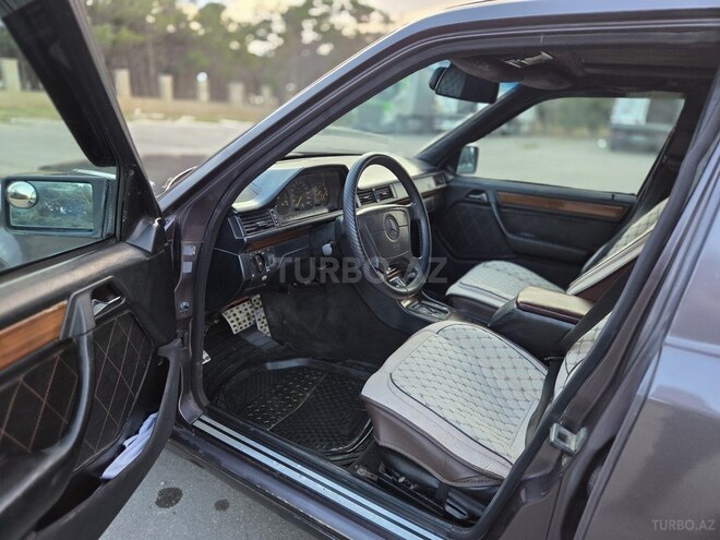 Mercedes 220 E 1994, 321,000 km - 2.2 l - Sumqayıt