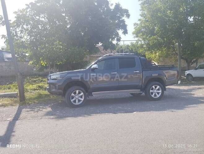 Toyota Hilux 2011, 257,869 km - 2.5 l - İsmayıllı