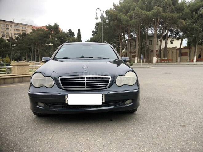 Mercedes C 220 2003, 443,238 km - 2.1 l - Xırdalan
