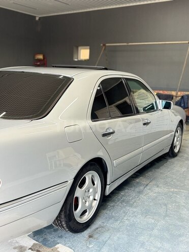 Mercedes E 240 1999, 470,000 km - 2.4 l - Bakı