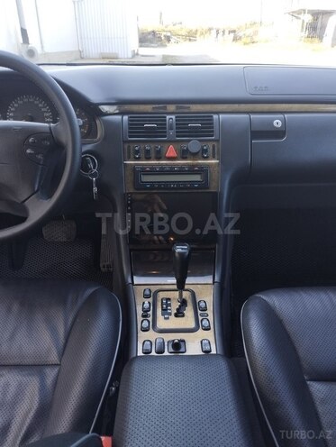 Mercedes E 320 2001, 461,499 km - 3.2 l - Xaçmaz